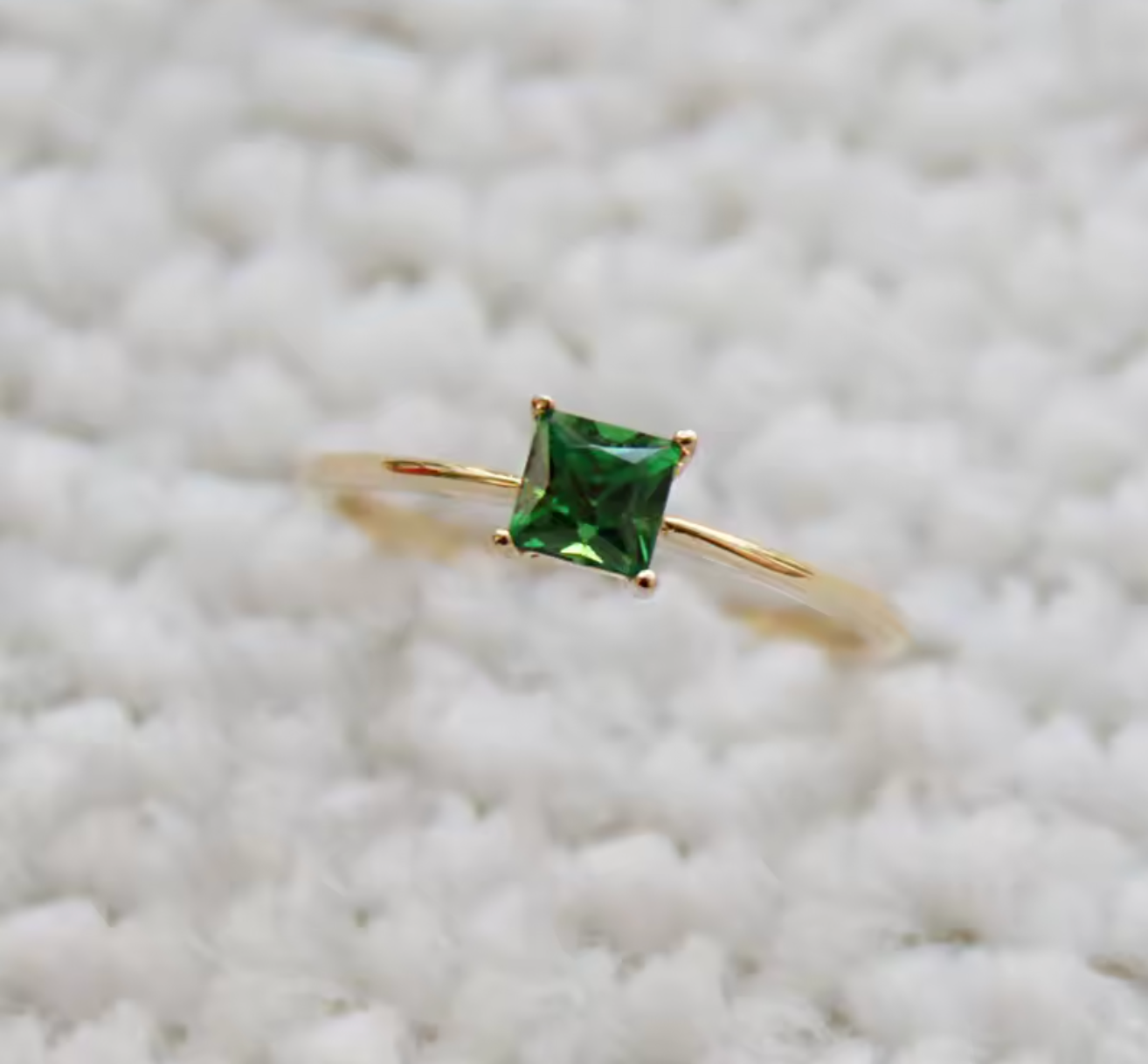 Exquisite Emerald Engagement Ring