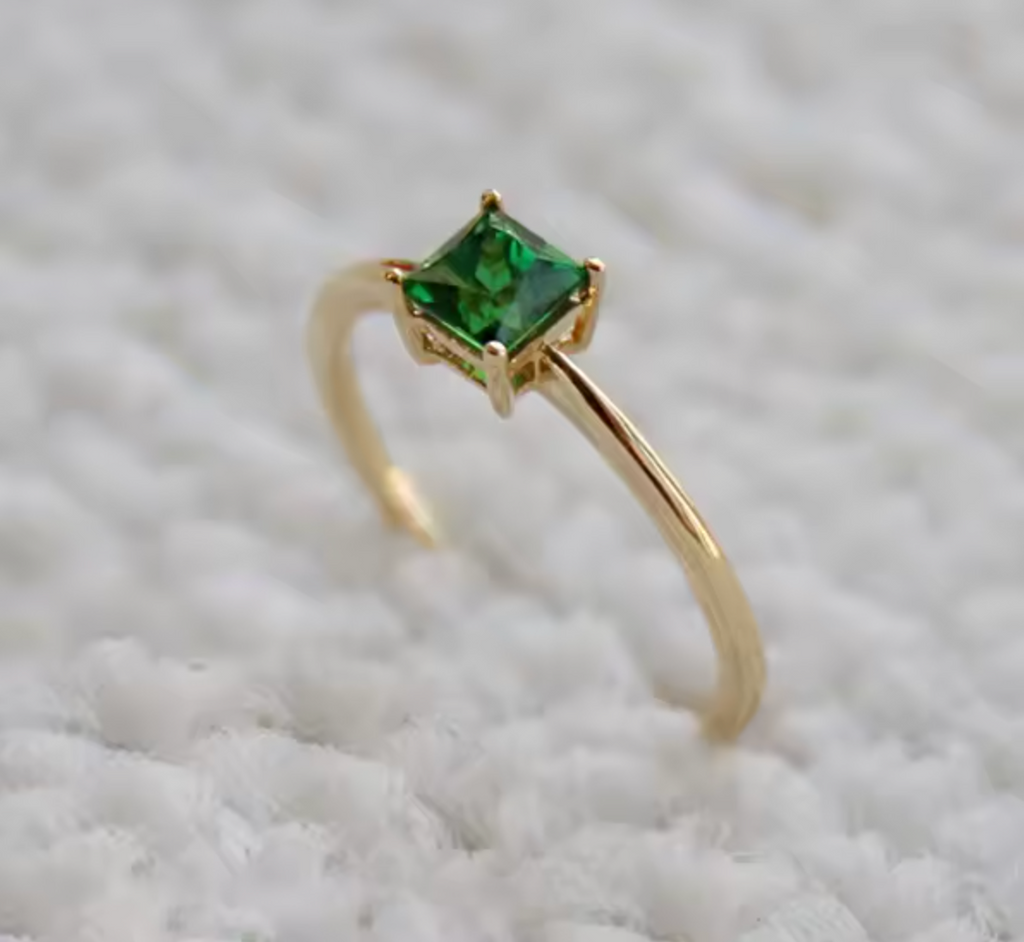 Exquisite Emerald Engagement Ring